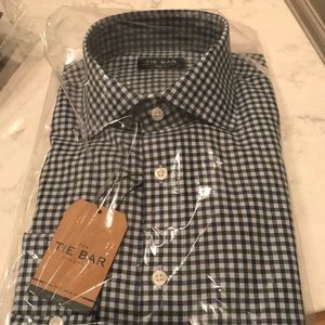 The Tie Bar men’s dress shirt
